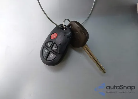 2011 Toyota Sienna Le V6 z USA, uszkodzony, nr VIN 5TDKK3DCXBS029191